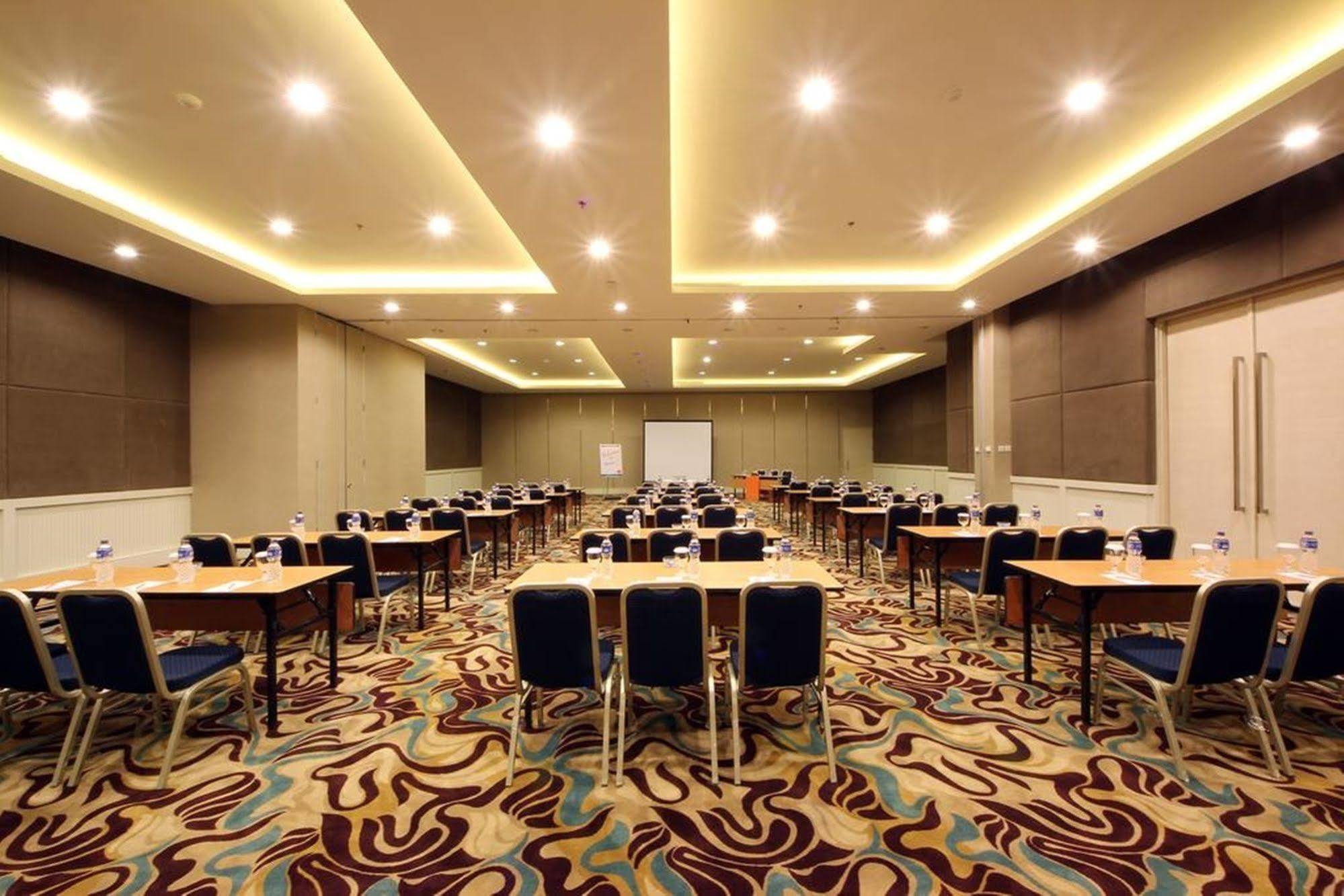 Pop! Hotel Festival Citylink Bandung Exterior photo