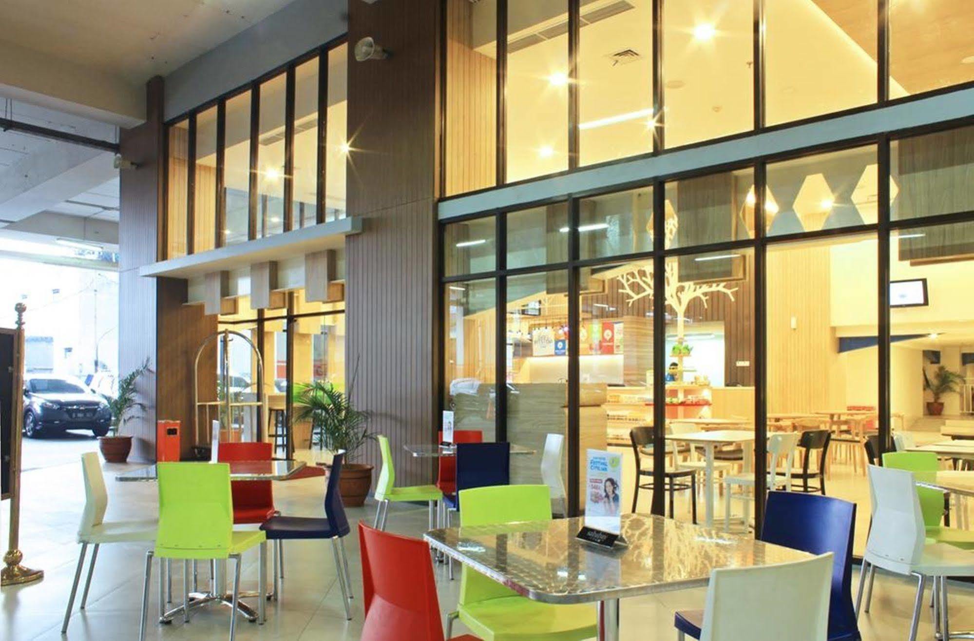 Pop! Hotel Festival Citylink Bandung Exterior photo